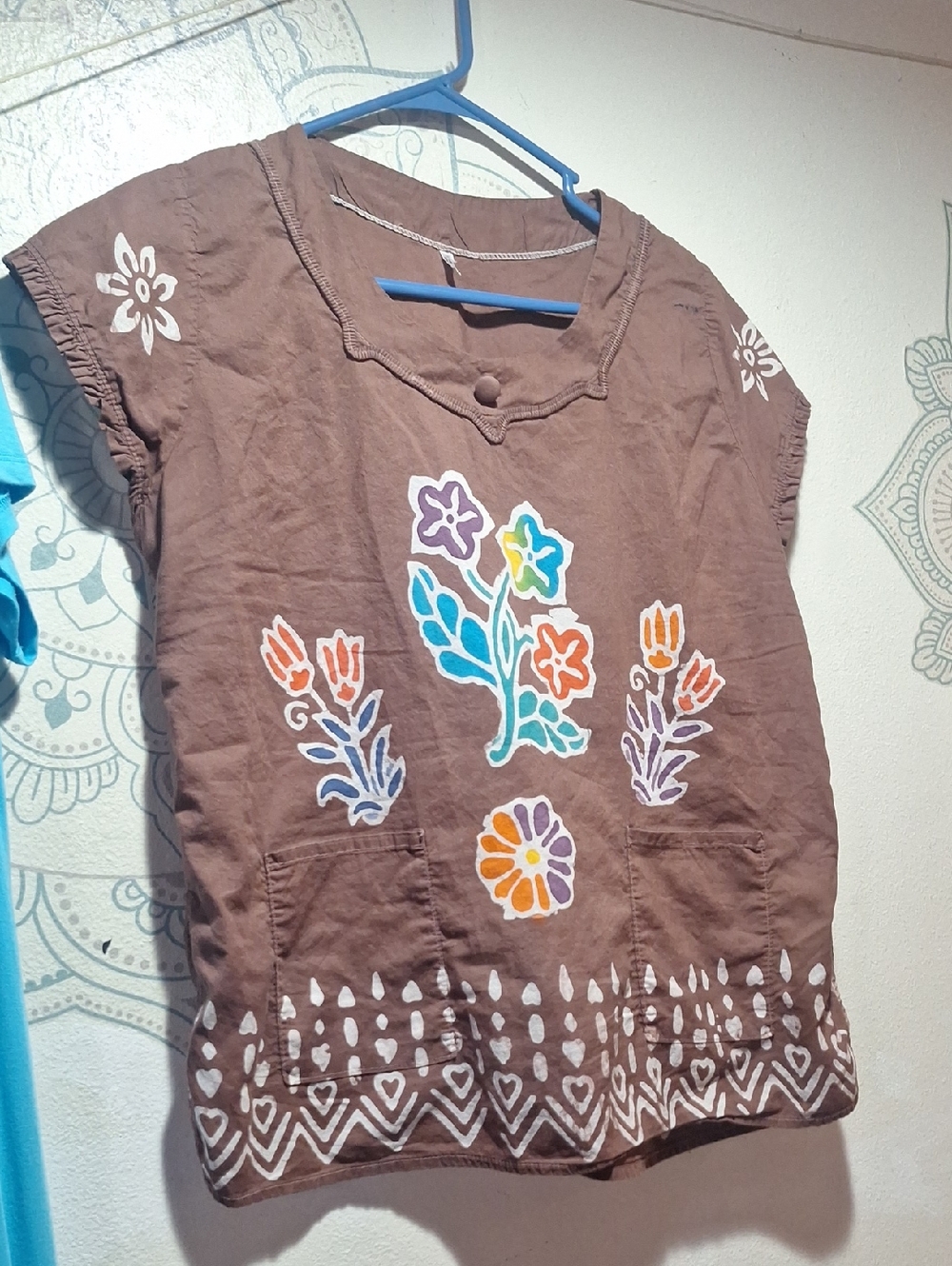 Brown Floral Batik Tunic Top. Made In Thailand.tag Is XL... WILL FIT A LARGE